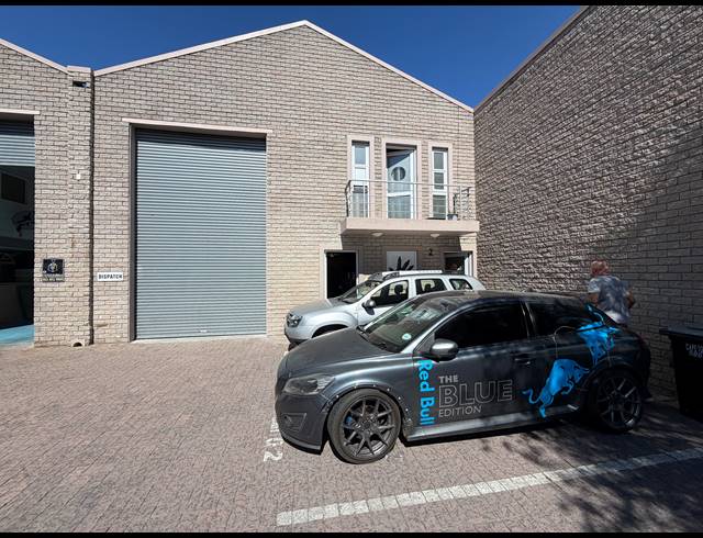 350M² WAREHOUSE TO LET IN STRAND CENTRAL